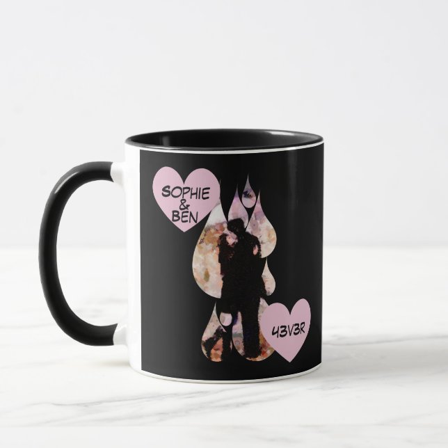Under Umbrella: Romantic Couple Kissing in Rain Tasse (Links)
