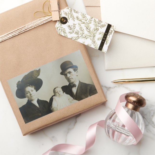Uneasy Daddy in Bowler Family RPPC B&W Foto Image Rechteckiger Aufkleber (Schenken)