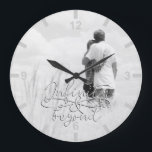 Unendlich und jenseits der Liebe Paare Schwarz und Große Wanduhr<br><div class="desc">Zaubershirts Designs - Ein romantisches Design mit einer unendlichen Grafik.
Anpassen Sie diese Uhr einfach mit Ihrem Foto oder Bild.
Für zusätzliche Anpassung leicht fallen mir eine Nachricht unten. 
Ich würde mich freuen,  Ihre Designwünsche wahr werden zu lassen! 
www.zazzle.com/store/zaubershirts www.zazzle.com/store/youropea_papeterie</div>