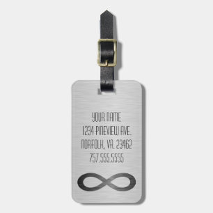 Unendliches Symbol auf Imitaten Metalltextur von S Gepäckanhänger