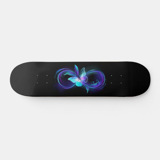 Unendlichkeit mit Zauberschmetterling glänzen Skateboard (Horizontal)