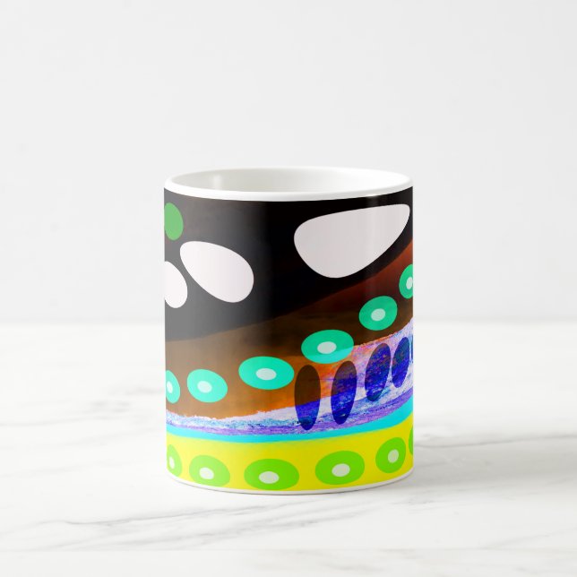 Unerklärte Sichtungen, UFOs Tasse (Mittel)