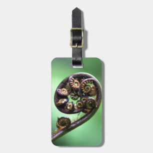 unfurling fern frond nature szenarios gepäckanhänger