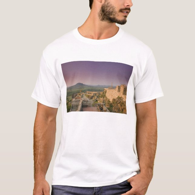 UNGARN, Plattensee-Region, SZIGLIGET: T-Shirt (Vorderseite)