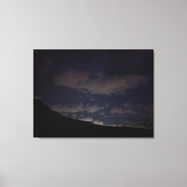 Ungefilterter Nachthimmel mit Sternen und Wolken Leinwanddruck (Vorderseite)