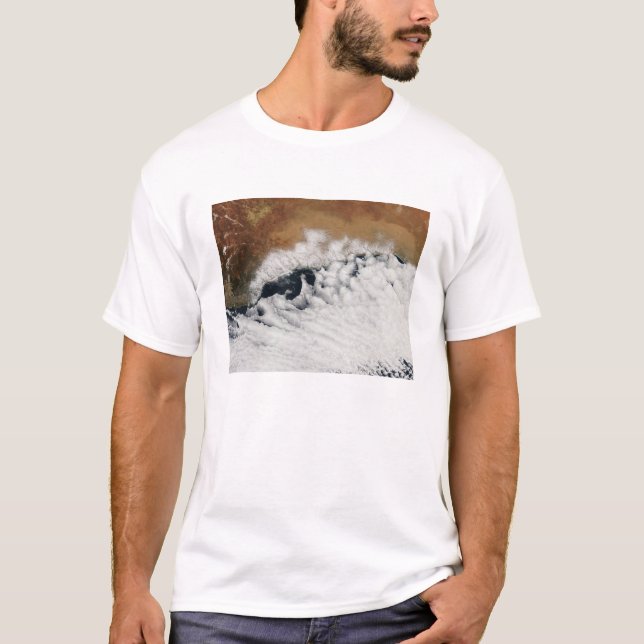 Ungewöhnliche Wolkenformationen T-Shirt (Vorderseite)