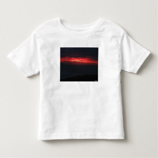 Unheimliche aber schöne Sonnenuntergänge Kleinkind T-shirt