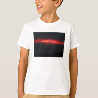 Unheimlicher aber schöner Sonnenuntergang T-Shirt