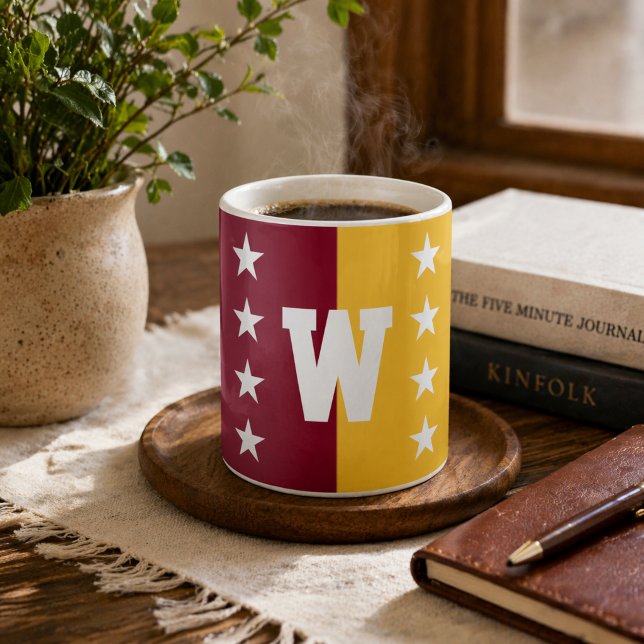 Uni-Farben-Maroon und Gold-Monogramm Kaffeetasse (Von Creator hochgeladen)