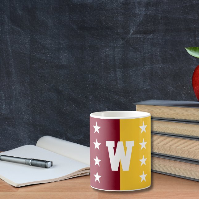 Uni-Farben-Maroon und Gold-Monogramm Kaffeetasse (Von Creator hochgeladen)