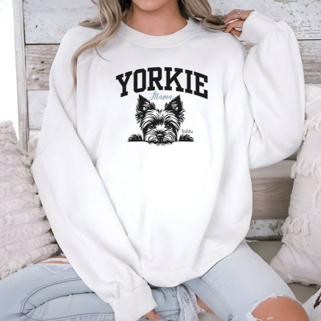 Uni Varsity Style Script Yorkie Mama Sweatshirt (Von Creator hochgeladen)
