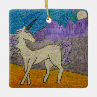 Unicorn Rückblick auf die Bergkette Keramikornament