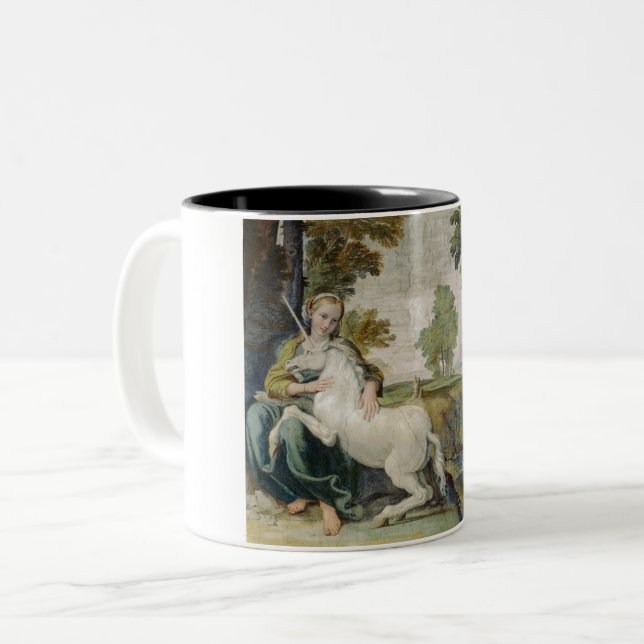 Unicorn und eine junge Frau (von Domenichino) Zweifarbige Tasse (Vorderseite Links)
