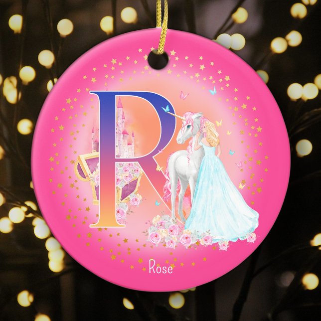 Unicorn und Princess Letter R Monogramm Weihnachte Keramik Ornament (This pretty pink monogrammed Christmas ornament is perfect for your little princess!)
