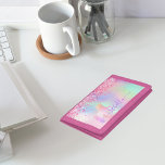 Unicorrosa Name des lila Glitzer Tri-fold Geldbeutel<br><div class="desc">Ein holografischer, rätselhafter Hintergrund, rosa, lila und Rose Gold. Dekoriert mit rosa Imitaten Glitzer Staub und Regenbogenfarben eingetaucht. Personalisieren Sie Ihren Namen und fügen Sie ihn hinzu. Der Name wird mit einem handgeschriebenen Stilskript mit Swashes geschrieben. Um die Swashes behalten, löschen Sie nur den Beispielnamen, verlass die Leerzeichen oder Emoji's...</div>