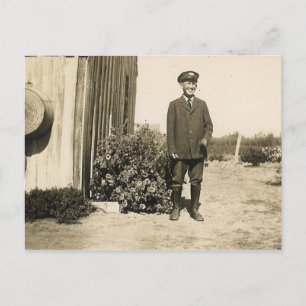 UNIFORMIERTER MANN #27 POSTKARTE