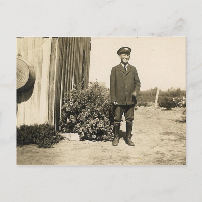 UNIFORMIERTER MANN #27 POSTKARTE (Vorderseite)