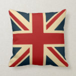 Union Jack Pillow Kissen<br><div class="desc">Dekoratives Kissen mit einem Unijack-Muster. Wird in den USA handgefertigt. Grosses Baumwoll-Kissen mit der britischen Flagge Design.</div>