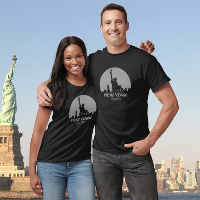 Unisex New York Skyline und Freiheitsstatue T-Shirt (Von Creator hochgeladen)