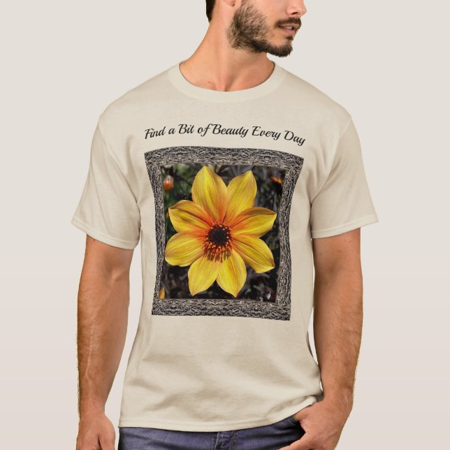Unisex T - Shirt mit fröhlich gelber Dahlia (Vorderseite)