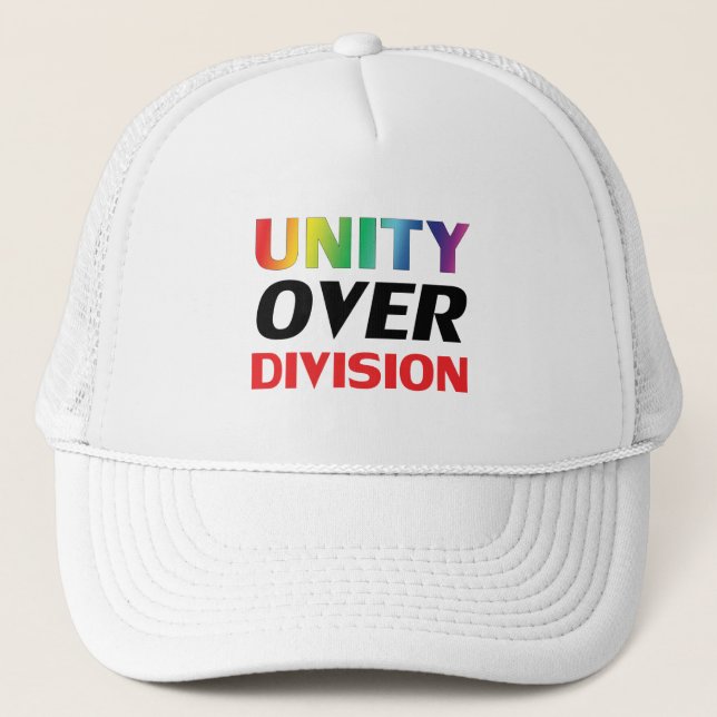 "Unity over Division" Stolz lgbtq, lgbt white Truckerkappe (Vorderseite)