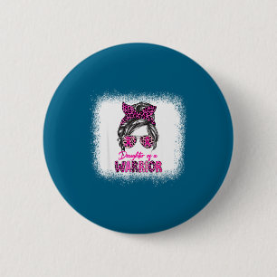 Unordentliche Bun-Tochter-Krieger-Brust-Design Button