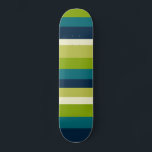 Unregelmäßige Streifen 02 Skateboard<br><div class="desc">Ein Skateboard mit einem attraktiven,  unregelmäßig gestreiften Design in harmonischen Farben.</div>