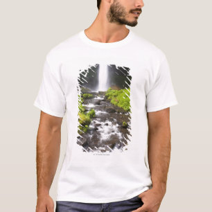 Unscharfer Wasserfall und Fluss T-Shirt