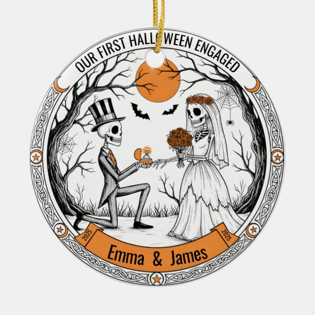 Unser 1. Halloween-Verlobt-Skelettvorschlag Keramik Ornament (Vorne)