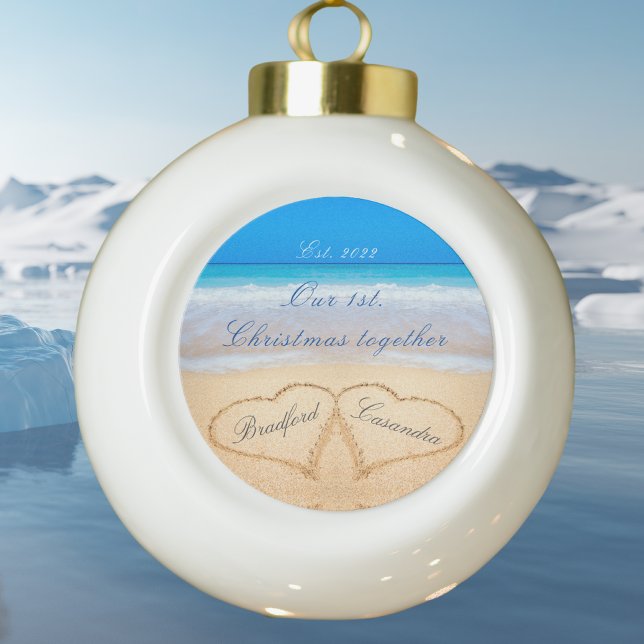Unser 1. Weihnachten zusammen. Paare Namen im Herz Keramik Kugel-Ornament (Von Creator hochgeladen)