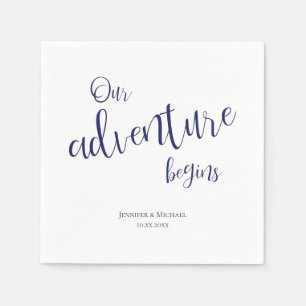 Unser Abenteuer beginnt dunkelblaue Typografie Hoc Serviette