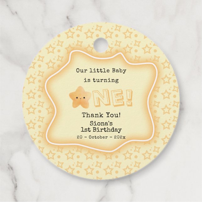 Unser Baby macht einen Niedlichen 1. Geburtstag Geschenkanhänger (Rückseite)