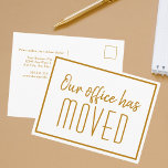 Unser Büro hat das schicke Gold-Geschäft verlagert Postkarte<br><div class="desc">Wir verfügen über eine neue Postkarte für ein modernes Unternehmen oder schicke Unternehmen,  das seine Kunden an einem neuen Standort aktualisieren möchte. Unser Büro ist umgezogen. Klassische,  minimalistische Typografie auf schlichten weißen und goldenen Postkarten für Ihr Unternehmen. Passen Sie die Adressenänderung auf der Rückseite an.</div>