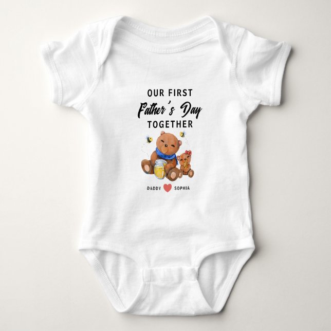 UNSER ERSTER VATER-TAG BABY STRAMPLER (Vorderseite)