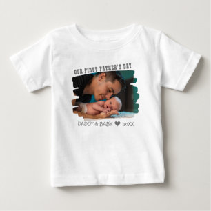 Unser erster Vatertag Neues Papa und Baby Foto   T-shirt