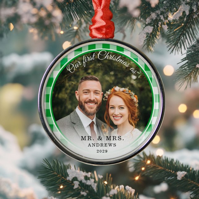 Unser erster Weihnachtsmann & Foto Green Gingham Ornament Aus Metall (Our First Christmas-Mr. & Mrs. Photo Green Gingham Metal Ornament)