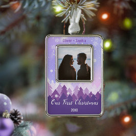 Unser erstes Lila Snowy Wintery Theme Rahmen-Ornament Silber