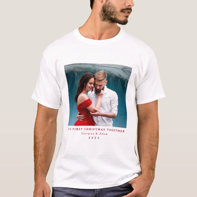 Unser erstes Personalisiertes Foto zu Weihnachten T-Shirt (Vorderseite)