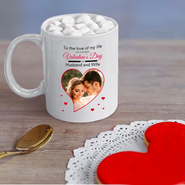 Unser erstes Valentine als Husband & Ehefrau Red F Kaffeetasse (Von Creator hochgeladen)