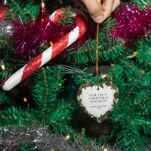 Unser erstes Verlobtes Kieferkiefer-Foto zu Weihna Keramik Ornament