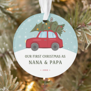 Unser erstes Weihnachten als Großeltern Rotes Auto Ornament