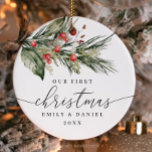Unser erstes Weihnachten als Veilchendekoration Keramik Ornament<br><div class="desc">Maßgeschneiderte Ferienverzierungen. Bearbeiten Sie die Formulierung,  um gemeinsam Ihr erstes Weihnachten zu feiern. Grüntöne mit roten Beeren Aquarellbilder.</div>