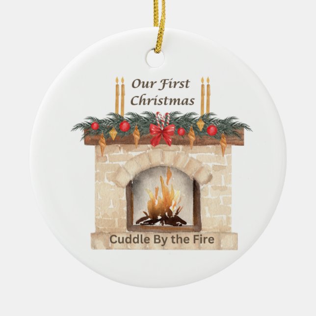 Unser erstes Weihnachten mit einem Kamin auf einem Keramik Ornament (Vorne)