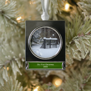 Unser erstes Weihnachten Schneebäume Fußspuren Banner-Ornament Silber