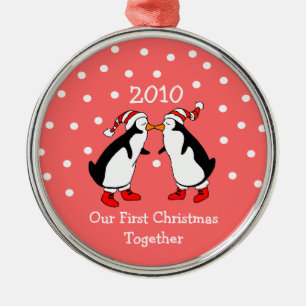 Unser erstes Weihnachten zusammen 2010 (Pinguine) Silbernes Ornament