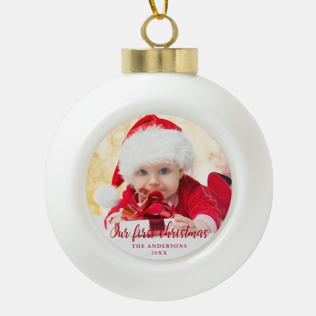 Unser erstes Weihnachts-Rotes Skript-Foto Keramik Kugel-Ornament (Vorderseite)