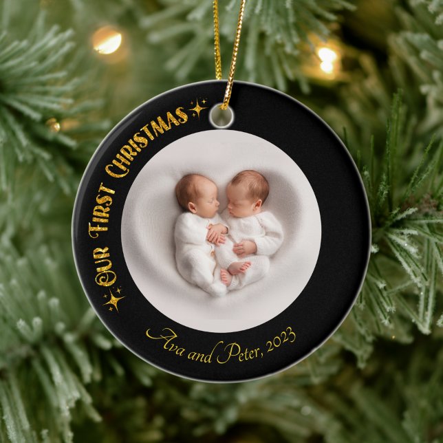 Unser erstes Weihnachts-Twins-Foto Name Custom Gol Keramik Ornament (Von Creator hochgeladen)