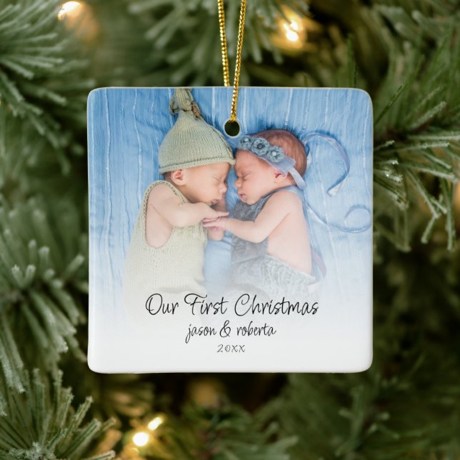 Unser erstes Weihnachts-Twins-Foto-Overlay-Jahr Keramikornament (Baum)