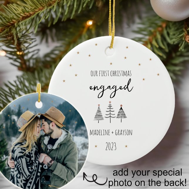 Unser erstes Weihnachts-Verlobt Simple Keramik Ornament (Von Creator hochgeladen)