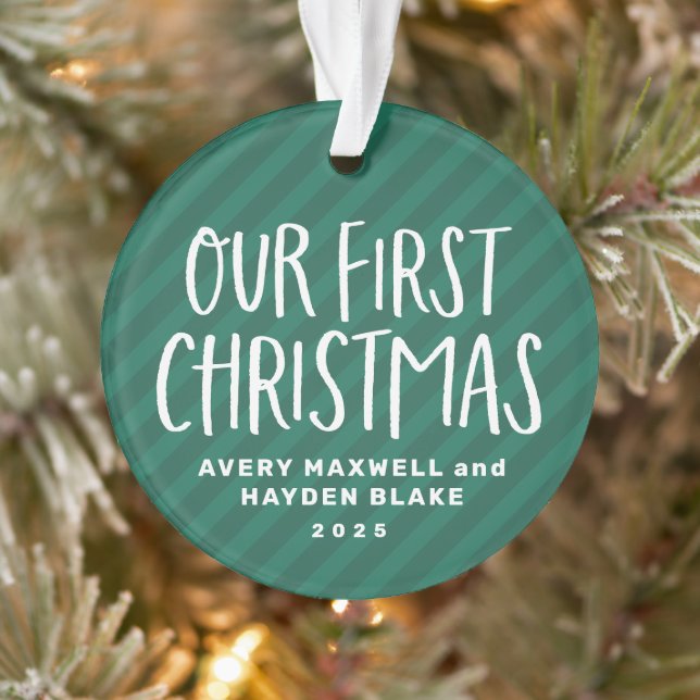 Unser erstes Weihnachts-Zwillingsbabys mit grünem  Ornament (Baum)